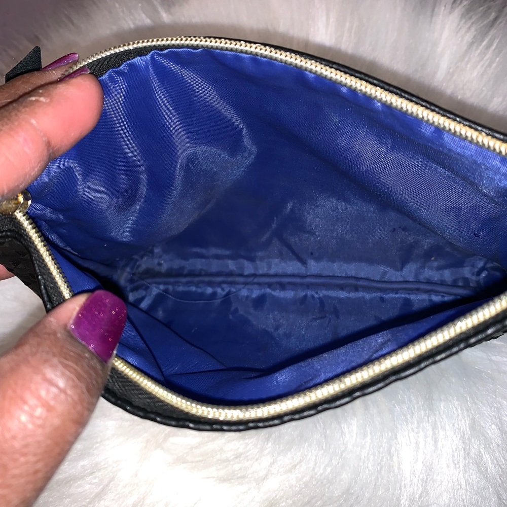 Makeup bag ๐ - Picture 3 of 3